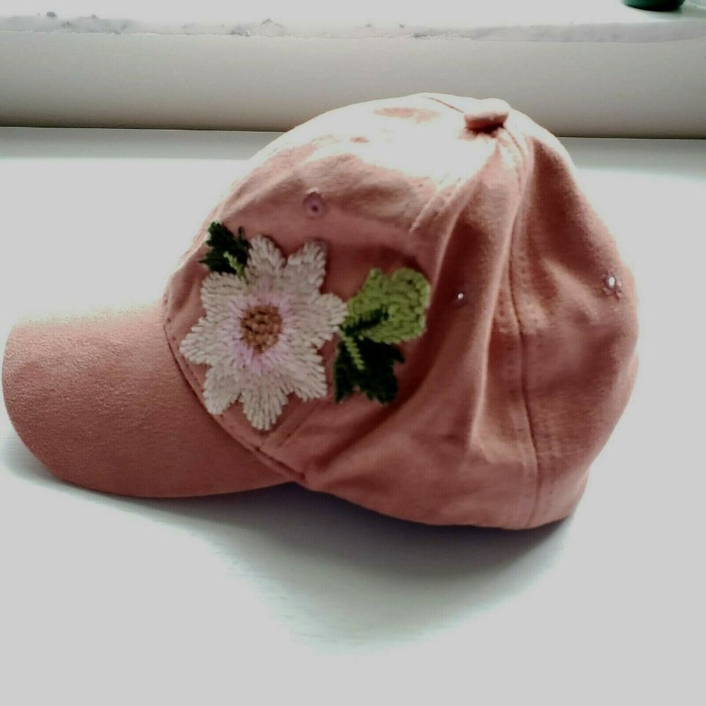 David And Young Flower Suede Ball Chill Cap Hat - Picture 4 of 8